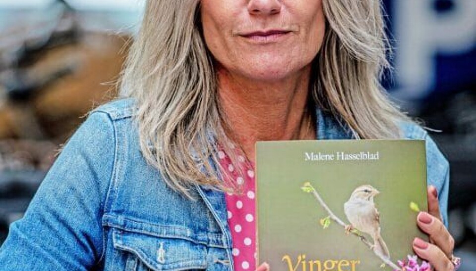 I bogen 'Vinger før tid' fortælles hele historien fra første mistanke til domsfældelsen i byretten. Malene håber, at bogen kan forhindre, at andre skal igennem det samme som hun (Foto: Michael Stub)