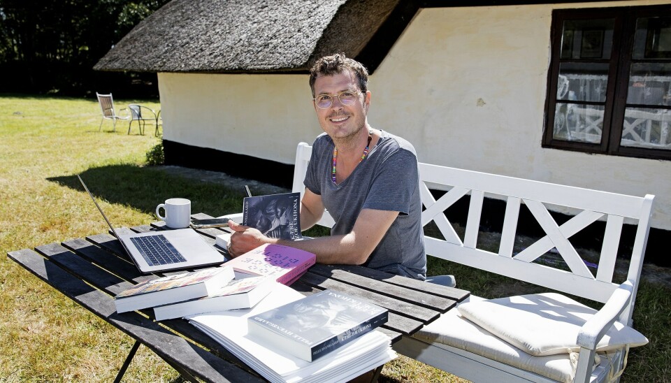 Pelle Hvenegaard nyder livet i familiens hus i Fjerritslev (Foto: Henrik R. Petersen)