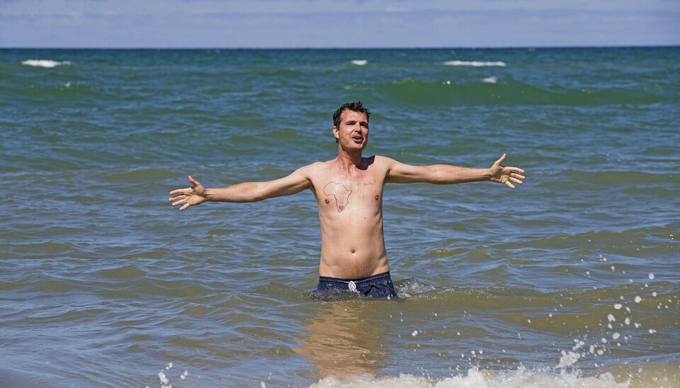 På en varm sommerdag er der intet som en tur i Jammerbugtens svalende bølger (Foto: Henrik R. Petersen)