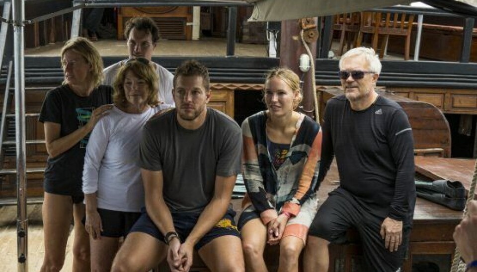 Caroline Wozniacki med familien, der består af hendes amerikanske ægtemand, den tidligere basketspiller David Lee, hendes far Piotr, mor Anna, bror Patrick og svigermor Susan i 'Klædt af mod toppen med familien Wozniacki' (Foto: Discovery Networks Denmark)