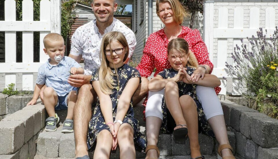Thomas og Tina fra 'Fede forhold' med børnene Sophie, 9, Sarah, 7 og Theodor, 2 (Foto: Niels Henrik Dam)