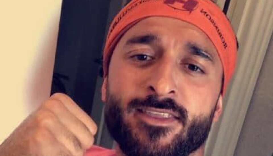 Jamil Faizi i sin fodboldtrøje for 'Fodbold mod cancer'. (Foto: privat)