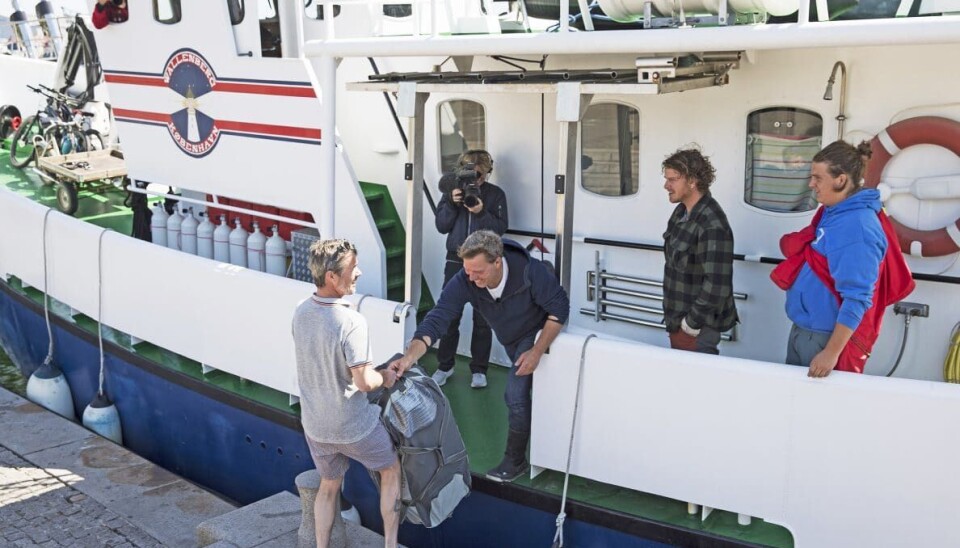 Inden Frederik påmøstrede i Strandby, lagde Wallenberg vejen forbi Amalienborg i København, hvor familien tog hans dykkerudstyr med ombord (Foto: Henrik R. Petersen)