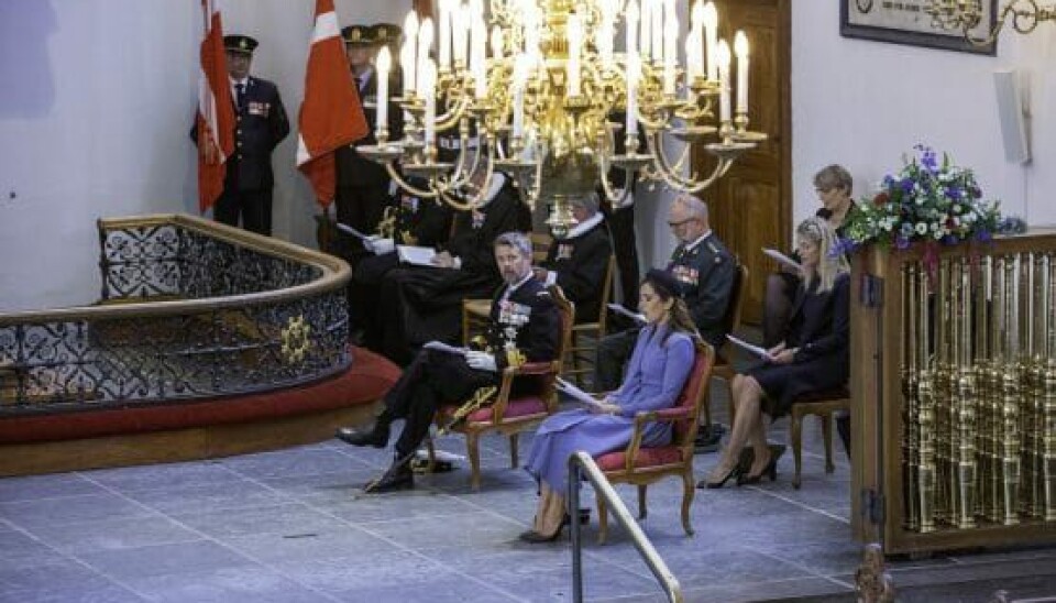 Til gudstjeneste i Holmens kirke. (Foto: Forsvaret)