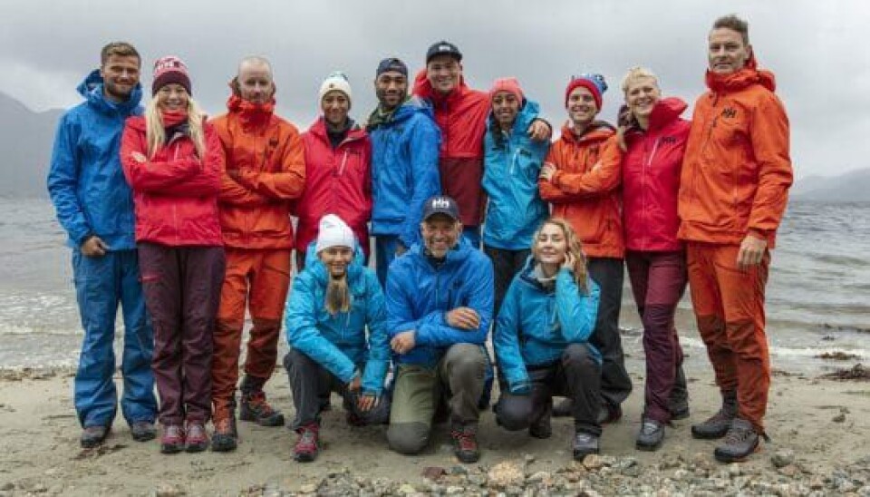 De nye deltagere i '71 grader nord' er fra venstre: Mario Riera, Ida Omdal, Steffen Torgersen, Sandra Marie Johnsson, Daniel Nygård, Ragnar Aaserud, Rebecca Teclemariam, Jakob Semb Amundsen, Eva Netland og Per Øyvind Skarnes. Foran fra venstre er Yrja Oftedahl, vært Tom Stiansen og Helene Hima (Foto: Matti Bernitz)
