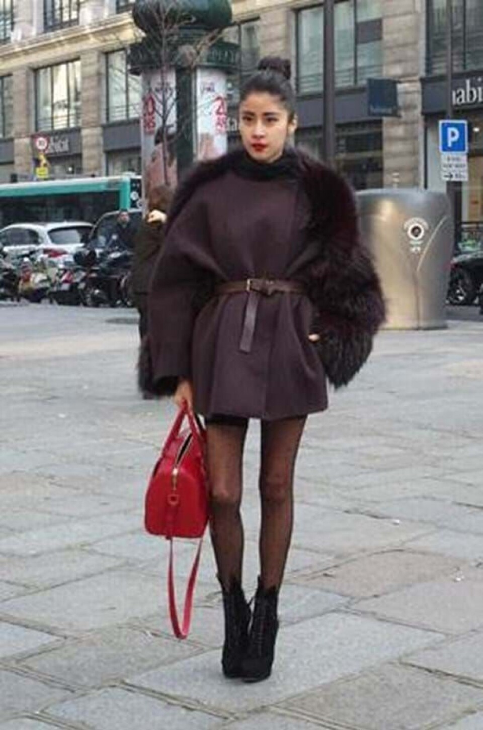 Se fransk lækkerhed på gaden til Paris Fashion Week i marts 2013