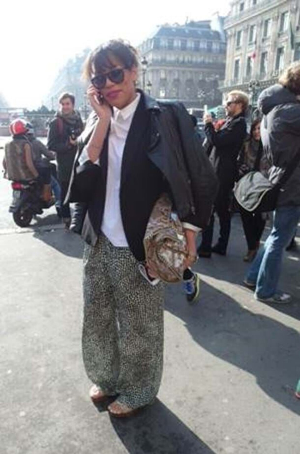 Se fransk lækkerhed på gaden til Paris Fashion Week i marts 2013