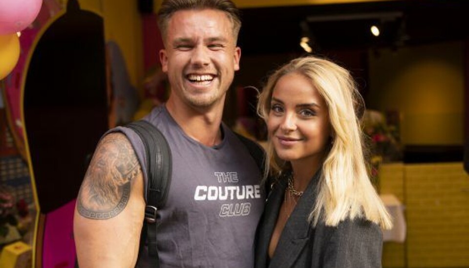 Jonas Korsgaard fra 'Love Island' viste sin nye kæreste Julie frem til Bronuts-reception i København (Foto: Anthon Unger)