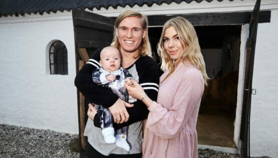 Mathias Severinsen og Caroline Godrim med sønnen Oliver i 'Fra fame til familie' (Foto: Krestine Havemann)