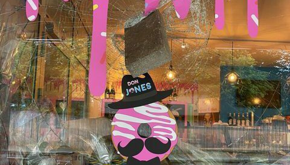 Billede 2 - I august 2020 åbnede Baris' donutforretning, Don Jones, som var plaget af hærværk fra start (Foto: Privat)