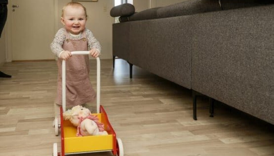 Solvejs fulde navn er Solvej Charlotte Skødt Bek. Mellemnavnet har hun efter sin farmor Charlotte og sin oldefars efternavn Carl. Charlotte er nemlig afledt af navnet Carl, og på den måde kunne både bedstemor og oldefar æres med det internationale navn (Foto: Niels Henrik Dam)