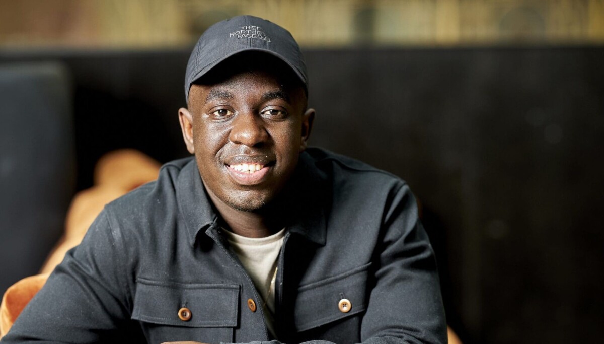 SE VIDEOEN Melvin Kakooza Overrasket Af Verdensstjerne se-videoen-melvin-kakooza-overrasket-af-verdensstjerne