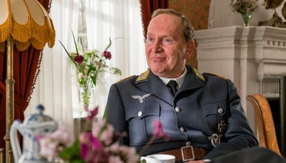 Oberst Otto Fuchs (Joachim Kappl) i 'Badehotellet'. (Foto: Mike Kollöffel/TV 2)