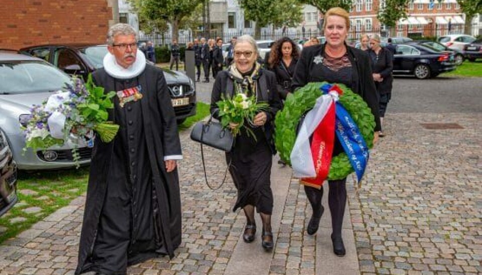 Provst Ejgil Bank Olesen sammen med prinsesse Eleonore-Christine og Bodil Cath efter mindegudstjenesten for prins Waldemar. (Foto: Michael Stub)