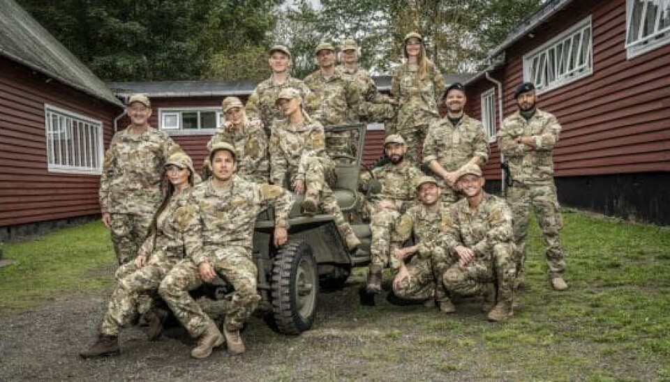 De 12 kendte danskere fra 'Stjerner i trøjen'. (Foto: Foto: Per Arnesen)