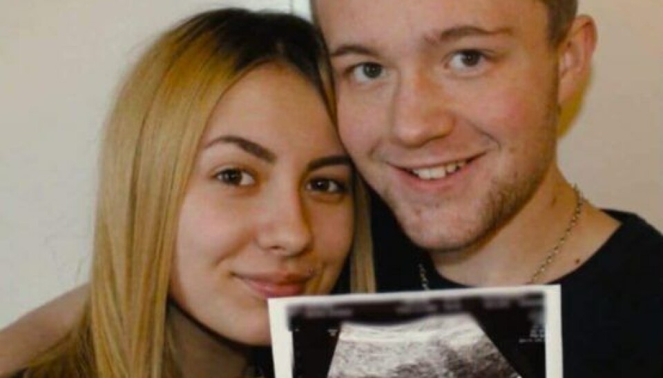 Cecilie og Nicolai fik datteren Malou, da de var 17 og 18 år. Allerede da Cecilie var 14 år var de klar (Foto: discovery+)