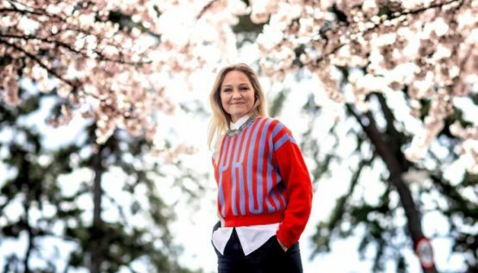 – Jeg får ofte spørgsmål fra seerne om deres egen slægtshistorie. Det er alt, fra råd til hvordan de finder ud af noget i deres egen familiehistorie, og om jeg ved, om de kan arve en tante i udlandet, lyder det fra tv-værten, der hjælper videre, så godt hun kan (Foto: Lars E. Andreasen)