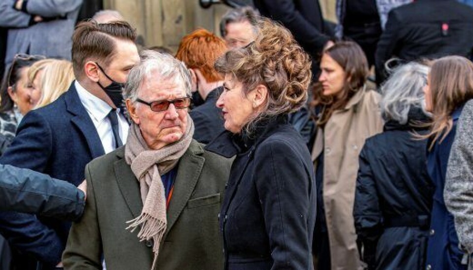 Finn Nielsen, 84, og Michelle Bjørn-Andersen, 66. I kirken sås også Peter Frödin, Asger Reher, Steen Stig Lommer og Gordon Kennedy (Foto: Michael Stub)
