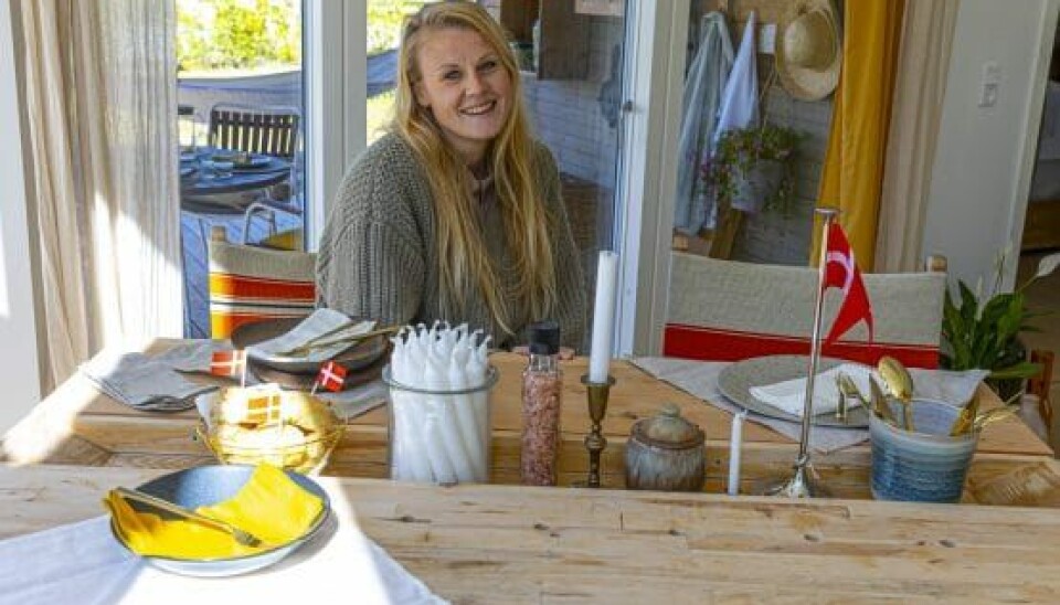 Anne kunne fejre sin 29 års fødselsdag, da hun første gang var tilbage i sommerhuset efter optagelserne til 'Sommerdrømme' (Foto: Michael Stub)