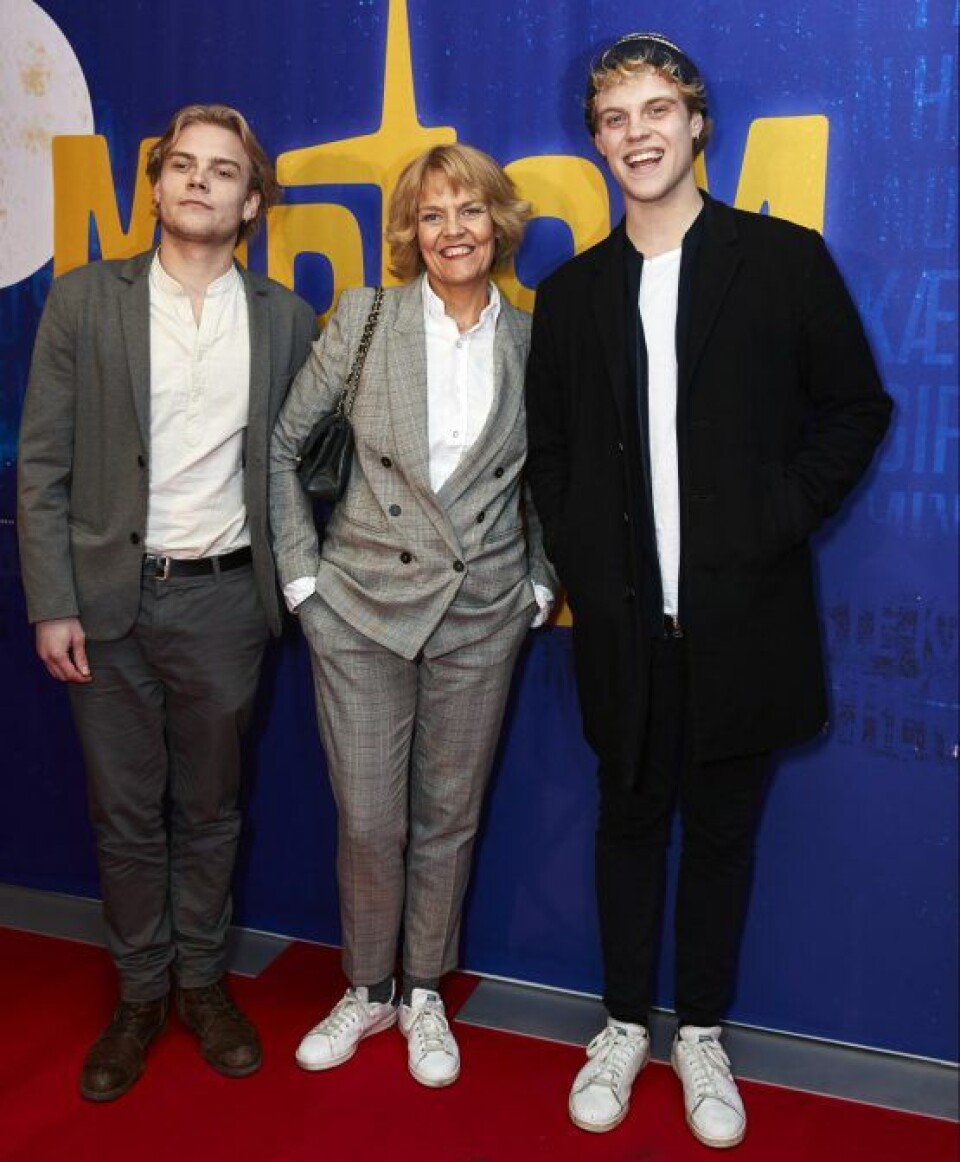 Hjalmer sammen med sin mor, Liselotte, 55, og lillebror, Lui, 22. (Foto: Bo Nymann)