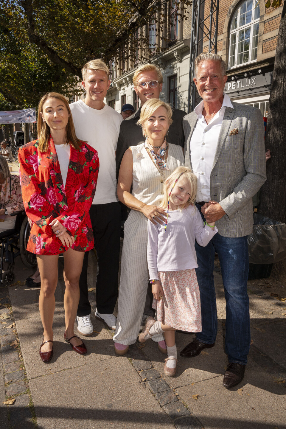 Peter Mygind og hustruen Lise Mühlhausen, 57, med sønnerne Julius, 32, Valdemar, 27, samt Julius' hustru, Stine, 37, og deres seksårige datter, Rosa.
