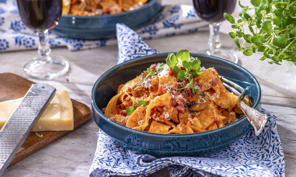 Pasta med mørbradbøffer
