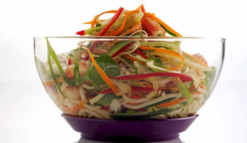 Opskrift på nuddelsalat med kongekrabbe