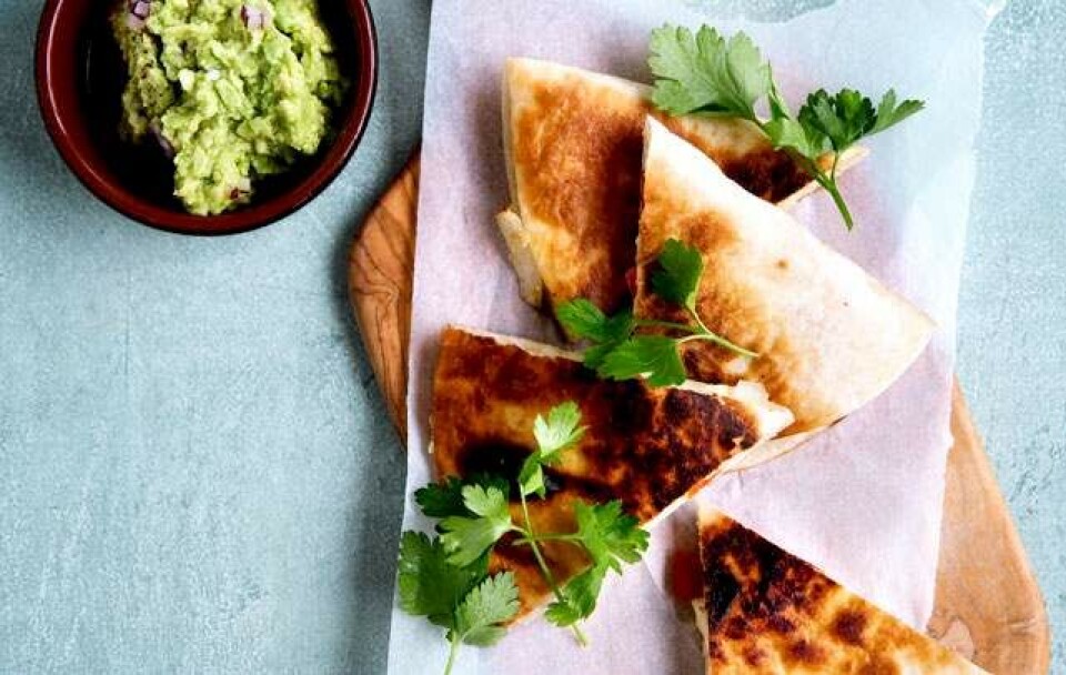 Quesadillas med avocado og bønnesalat