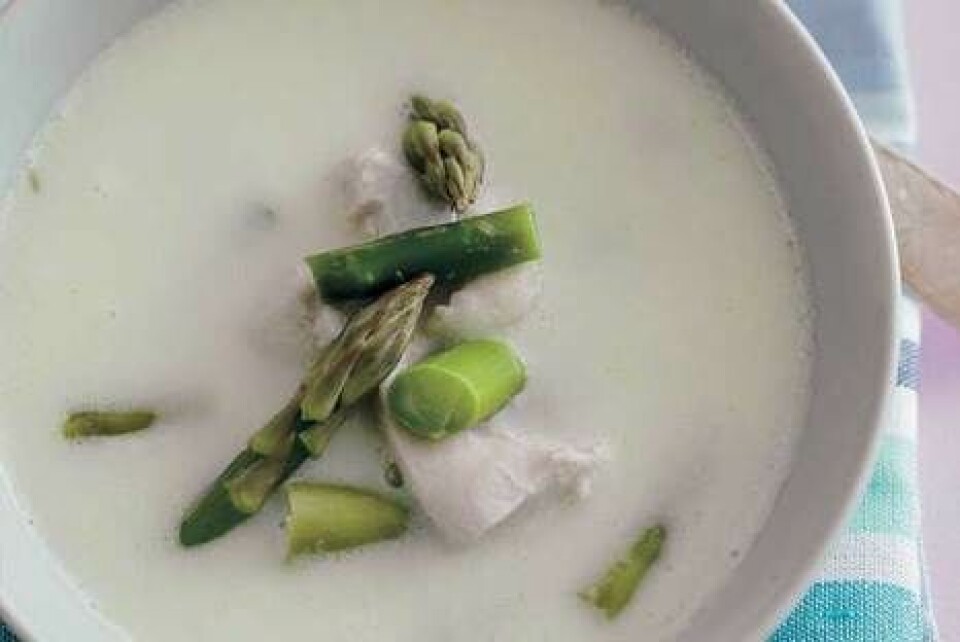 Citronsuppe med asparges og kylling