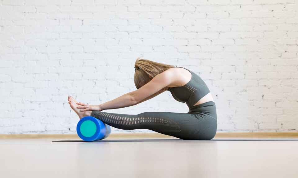 Kvinde med foam roller