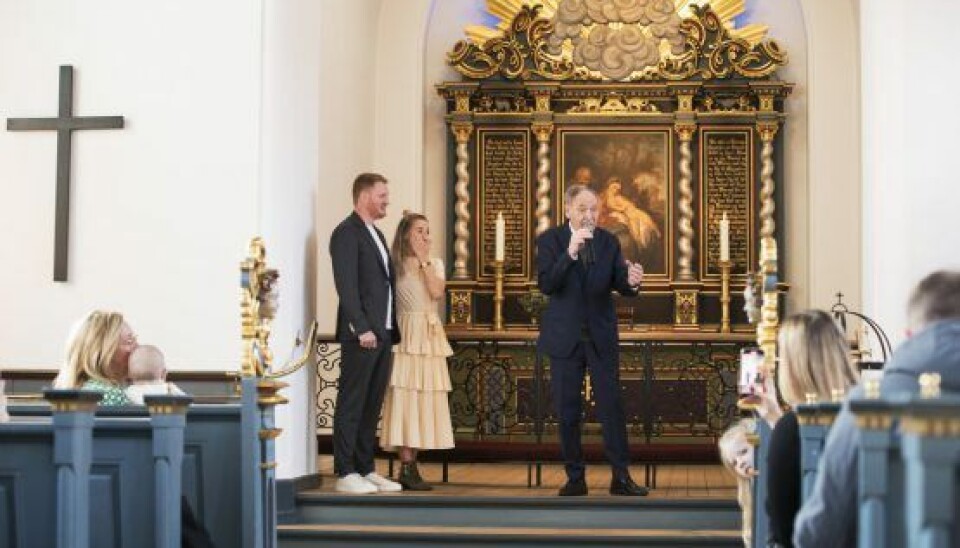 Maria måtte flere gange tørre en tåre væk fra kinden, da Dario sang for hende og Filippo. (Foto: Henrik R. Petersen)