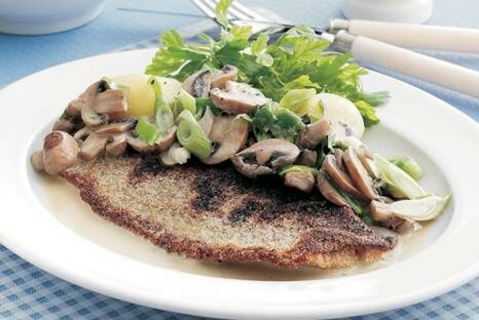 Stegt fisk med svampe