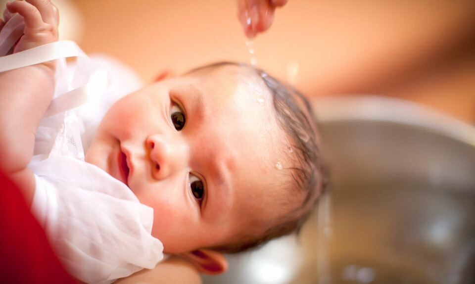Dåb eller navngivning? Alt, du skal vide om navne og regler til din baby