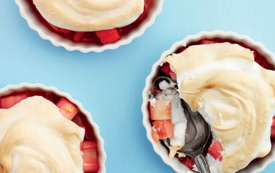 lækker dessert med rabarber
