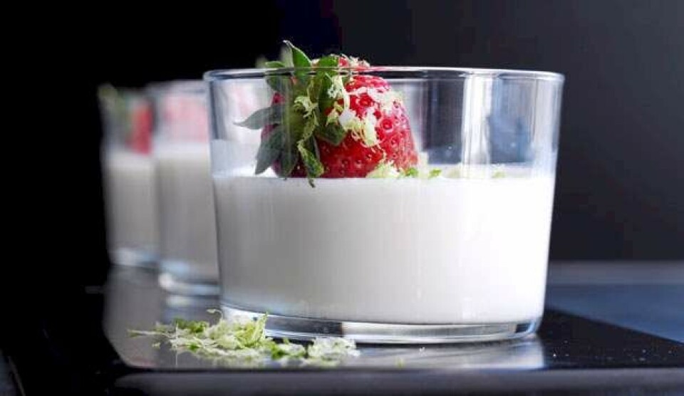 Opskrift på panna cotta med jordbær