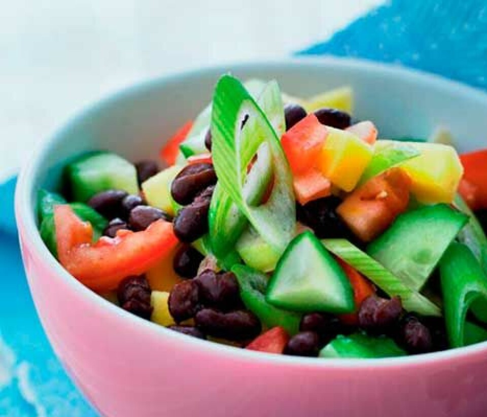 Salat med sorte bønner
