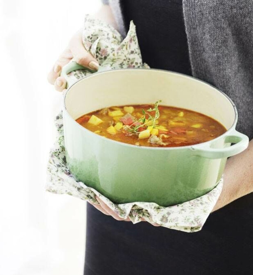Gullaschsuppe med kalvekød og rodfrugter