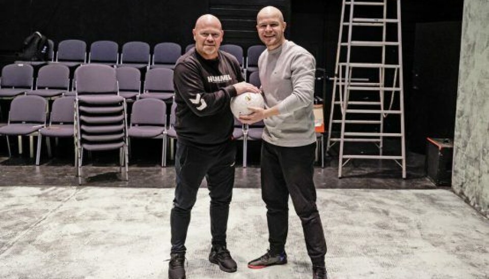 Skuespilleren Morten Kjær skal spille hovedrollen som Stig Tøfting i Teatret Svalegangens forestilling om fodboldheltens liv. (Foto: Niels Henrik Dam)