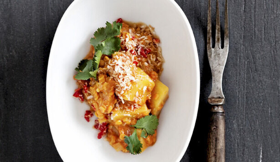 Opskrift på kartofler i curry med ristet kokos