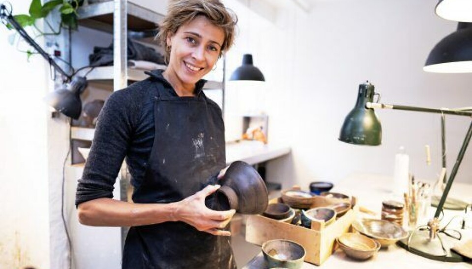 Laura Drasbæk har på få år skabt sig et stort navn inden for keramikken, og hendes ting rives væk. (Foto: Klaus Bo Christensen)