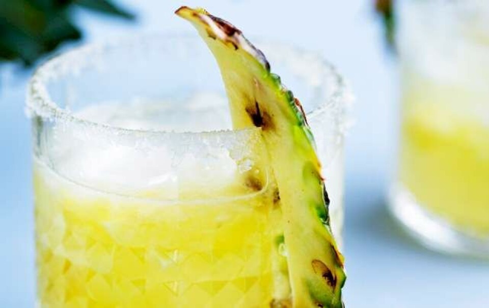Ingefær-ananas-margarita med agavesirup