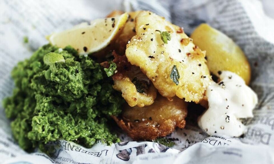 Paneret fisk med ‘mushy peas’