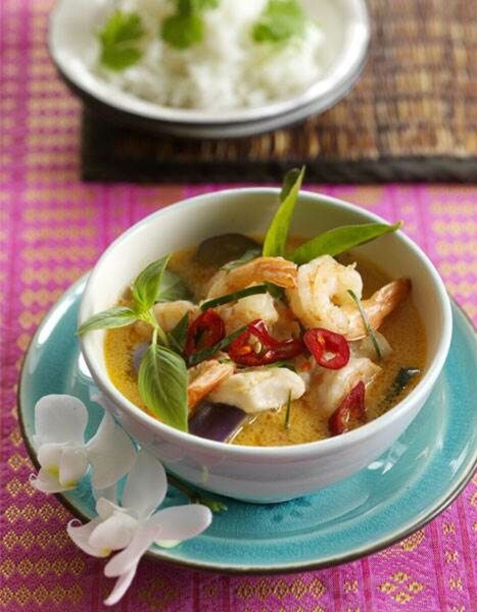 Fiske-reje-suppe med rød curry