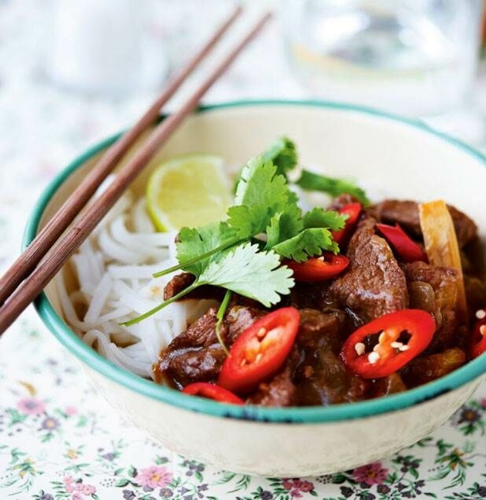 Vietnamesisk oksegryde med nudler