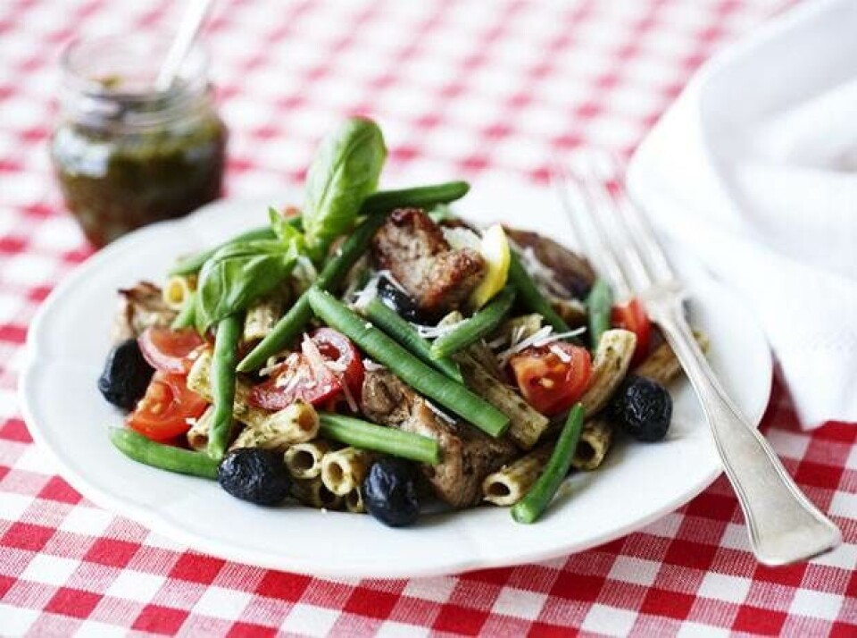 Pasta med mørbrad og pesto