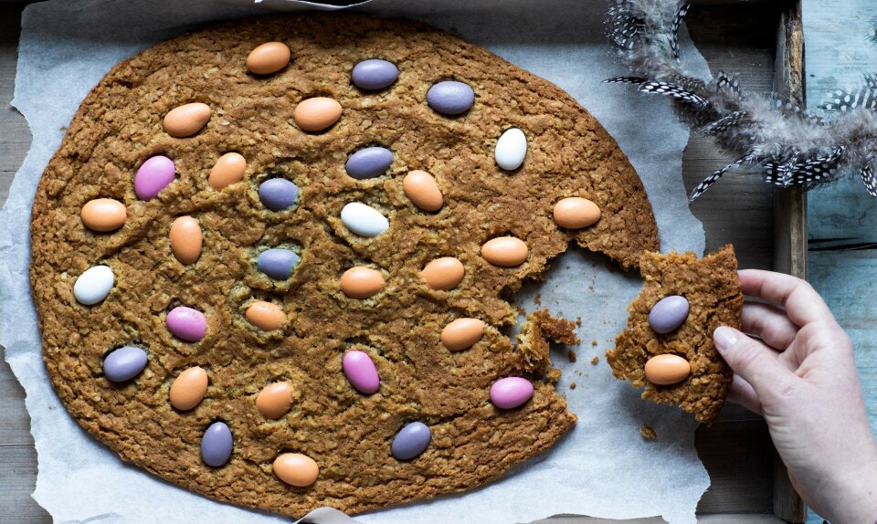 Stor cookie med påskeæg