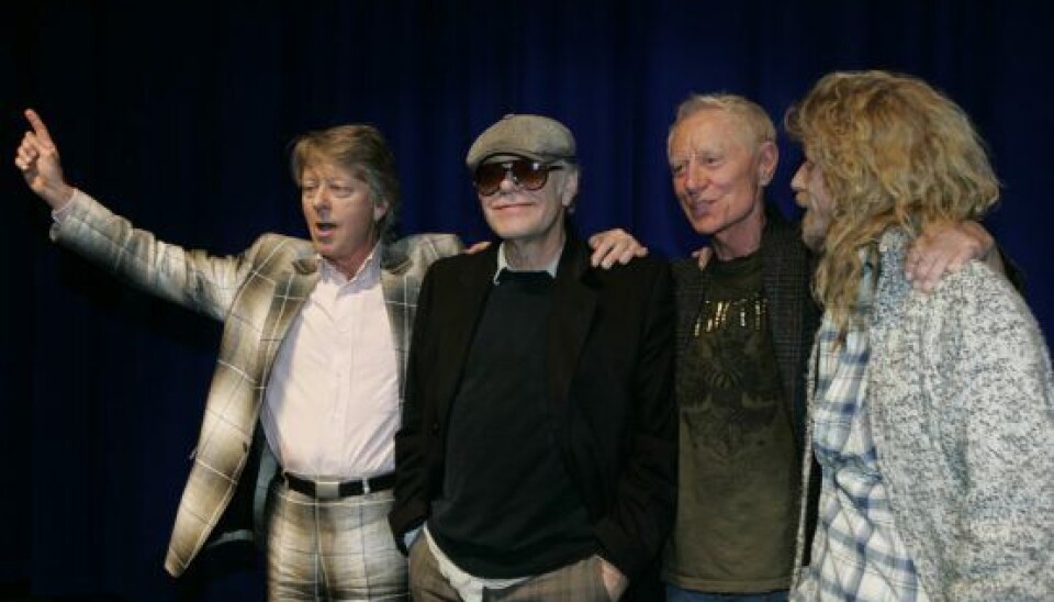 Firkløveret var samlet til premieren på filmen om Gasolin i 2006. Musikerne Wili Jønsson, Kim Larsen, Franz Beckerlee, 79, og Søren Berlev, 71, hyggede sig efter mange års adskillelse. Kun Kim Larsen er gået bort. Foto: Lars E. Andreasen
