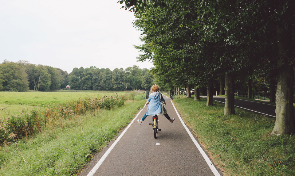 Billede 1 - Kvinde på cykel