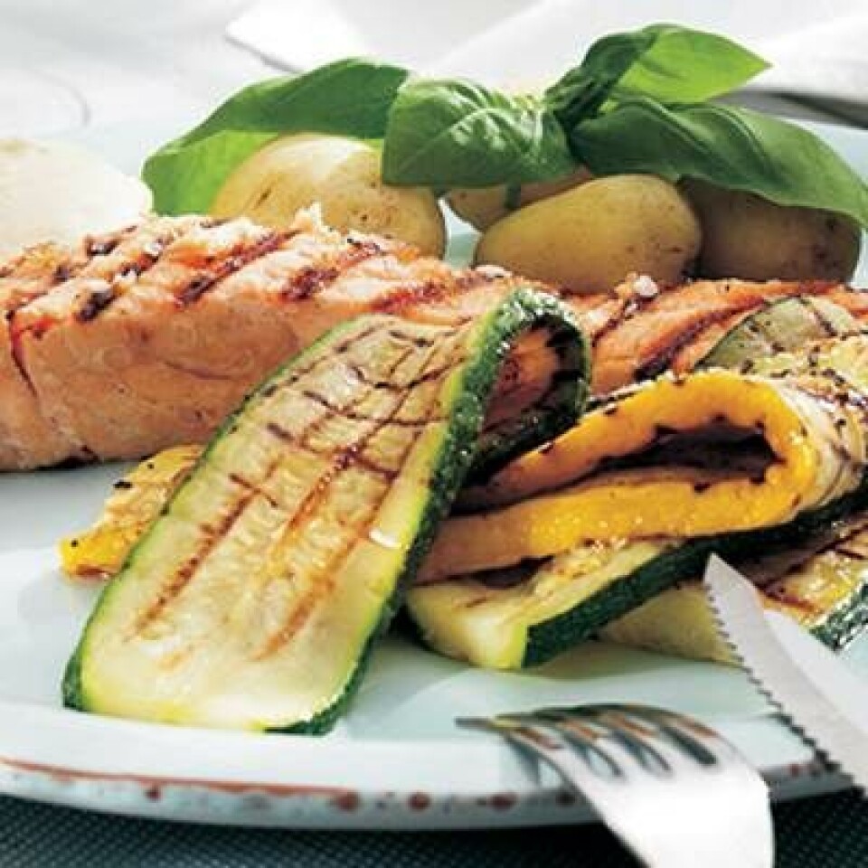 Laks med grillet squash