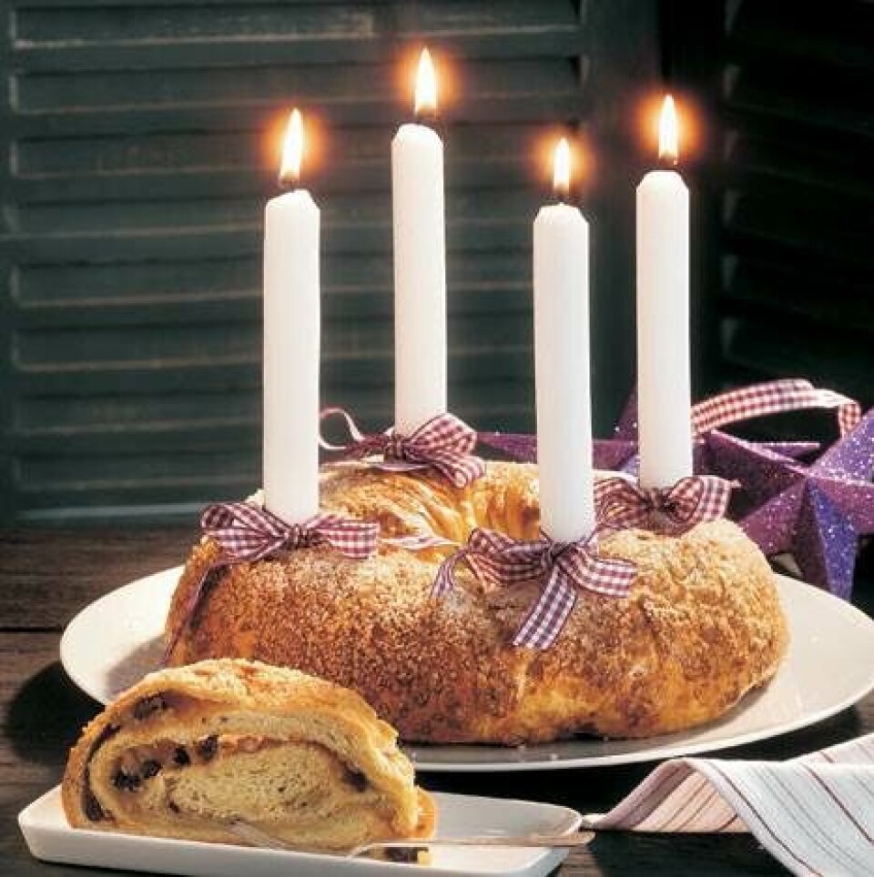 Julekrans med marcipanfyld